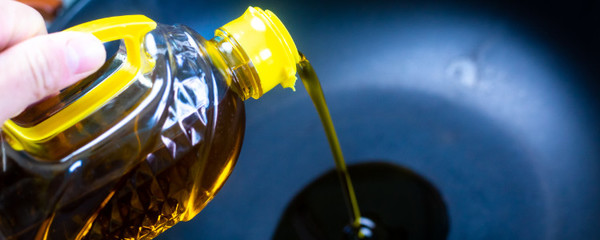 选择适合装食用油的塑料瓶